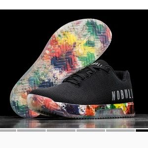 NoBull trainer + sz 6